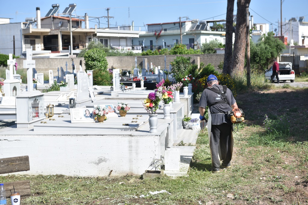 ΚΑΘΑΡΙΣΜΟΣ ΝΕΚΡΟΤΑΦΕΙΟ2