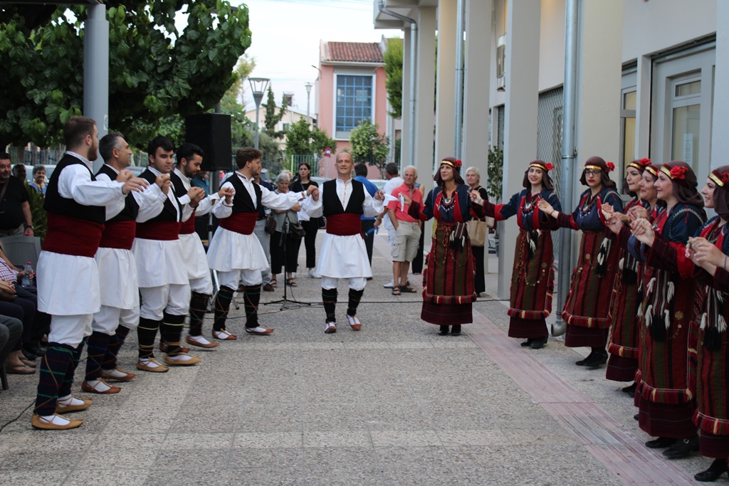 ΧΟΡΕΥΤΙΚΟ ΣΤΗ ΣΥΣΚΕΨΗ ΓΙΑ ΑΚΡΙΒΕΙΑ 